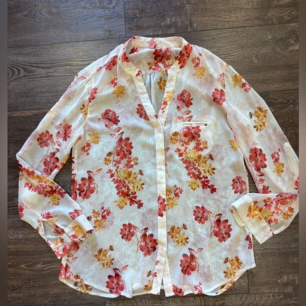 Kut from the Kloth size Small Floral sheer roll tab sleeve v neck blouse